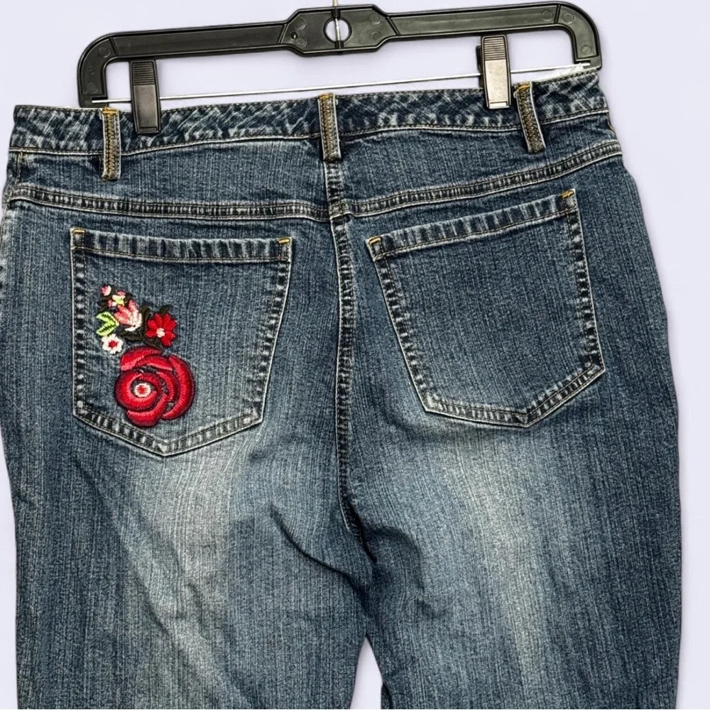Susan Bristol Size 8‎ Blue Denim Flower Embroidery Bootcut Jeans Y2K High-Rise